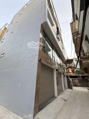 lô góc 6 tầng phường ngọc thuỵ full nội thất thang máy