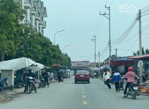 gia đình tôi cần bán 10 lô góc đối diện chợ kd sầm uất hưng hóa 85m2 8,5x10m giá cắt lỗ