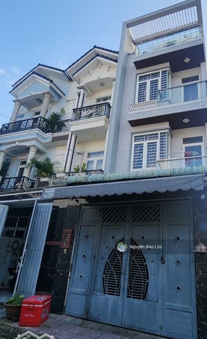 hiệp phú - ngả 4 thủ đức -67m2, 3 tầng btct chỉ 7.49tỷ