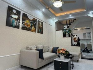 hiếm, bán nhà riêng mỹ đình, ô tô 20m, dân xây, nội thất đẹp sẵn ở 40m, 4 tầng, 4 ngủ giá hơn 7 tỷ.