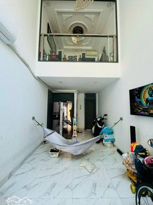 bán nhà 5 tầng + thang máy đường cmt8 q3 dt( 3.1 x 10.4m) giá 8.9 tỷ