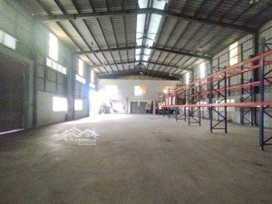 cho thuê kho xưởng nguyễn văn linh long biên. dt 600m2, mt 20m, có điện 3 fa, phòng cháy nghiệm thu