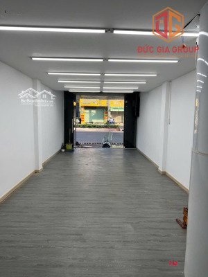 bán nhà mặt tiền đường nguyễn ái quốc gần quảng trường giá 5,5 tỷ