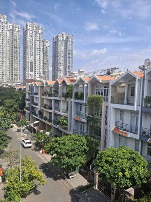 cho thuê nguyên căn dt450m2 tại khu đô thị him lam kênh tẻ, giá cực chất 50 triệu vnd