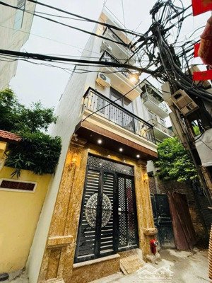 trung tâm ba đình - toà nhà dòng tiền thang máy - full nội thất - doanh thu 60 triệu/tháng.