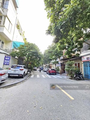 bán lk kđt văn phú, hà đông, 90m, 5 tầng, ngay quận uỷ - metro hà đông, ô tô tránh, vỉa hè kd