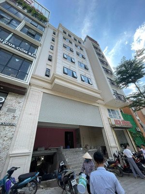 cho thuê nhà mặt phố dịch vọng hậu vị trí trung tâm, lô góc cực đẹp, dt 157m2 x 8t, 240 tr