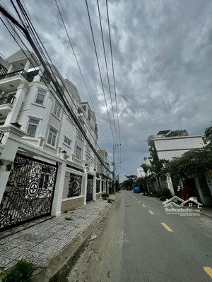 bán đất quốc lộ 13, 80m2 ngang 5m x dài 16m, 80m2 chỉ 5,5 tỷ hẻm ô tô kdc hiện hữu