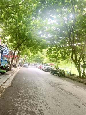 cho thuê nhà liền kề 90m2 x 4t, mặt tiền 18m lô góc nguyễn văn lộc mỗ lao. sang nhượng quán cafe