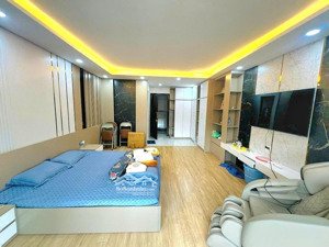 bán nhà đào tấn, linh lang nhà dân xây lô góc, gần phố, ngõ thông; dt 48m2 x 5 tầng, ngõ nông rộng