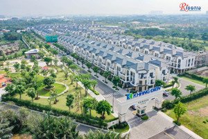 tìm chủ nhân hữu duyên cho biệt thự liên kế cao cấp, thiết kế tân cổ điển