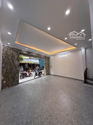 gần mặt đê lâm du, gần cầu chương dương long biên, lô góc, dt 60m2 x 6 tầng thang máy, giá 14.2tỷ