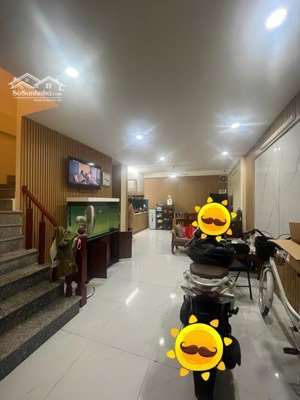 hiếm cầu giấy giáp tây hồ 44m2 - hơn 9 tỷ - 30 ra ô tô tránh - nhà thoáng trước, sau vĩnh viễn