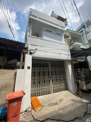 cho thuê nhà mới 3pn - hẻm xe hơi - đường bạch đằng gần ngã tư hàng xanh