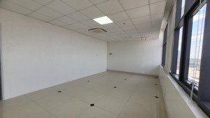 cho thuê văn phòng lê hồng phong gần coopmart. miễn phí quản lý, gửi xe. giá 6 triệu.