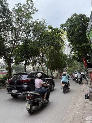 trịnh đình cửu- 2 nhà ra ô tô tránh- dân xây kcbt- 52m- 5 tầng- 13.48 tỷ-