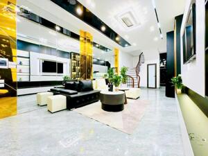 Khương Trung cần bán nhà 35m 3 phòng ngủ tặng full nội thất, 02 thoáng cách ô tô 5m