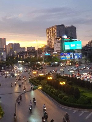 bán nhà vip nhất đống đa siêu đẹp kinh doanh quá đỉnh 60 m2 6 tầng 4.1m mặt tiền 40 tỷ hà nội