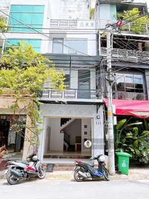 mtkd đô đóc long gần trường lê văn tám. dt 4mx8.2m, 2 lầu. giá 5.95tỷ tl