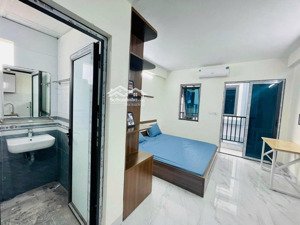 còn duy nhất 1 phòng ccmn xịn xò full đồ ở đc 2-3 ng . cạnh cđ fpt, đh đông á