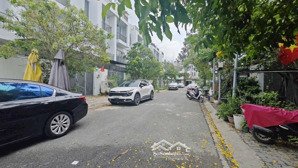 bán biệt thự góc 122m2. trệt 2 lầu sân thượng. giá 7 tỷ