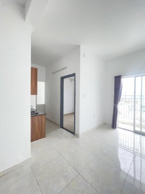 chính chủ cho thuê căn hộ blue sky tower -q2, dt 58m2 giá 8triệu, nhận nhà ở ngay.