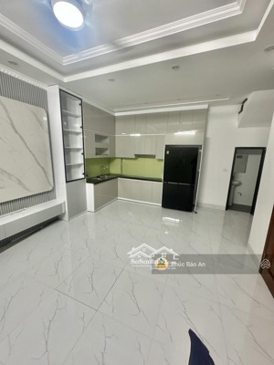 nhà đẹp hiếm phố lê thanh nghị 32m2 xây mới- chỉ 9 tỷ- gần 3 trường đh lớn bách kinh xây