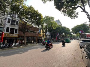 cho thuê gấp mặt phố trần hưng đạo mặt tiền 6m 30tr địa điểm vip, cho thuê sớm