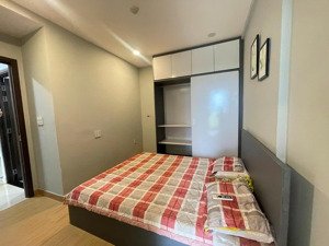 cho thuê căn hộ chung cư botanica. 104 đường phổ quang. p2. tân bình. dt75m2. 2pn. 2wc. lầu cao vie