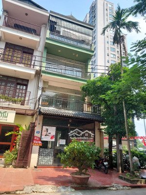 chính chủ cần bán nhà 4 tầng phố duy tân, phạm hùng, dịch vọng hậu, cầu giấy. vị trí kinh doanh.