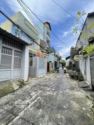 bán nhà trường chinh tân thới nhất q12