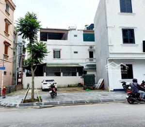 siêu vip mặt phố long biên - lô góc vỉa hè đá bóng - dt: 80m2 - mặt tiền khủng 10m