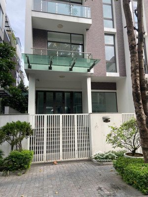 chính chủ cho thuê nhà mới lk nguyễn tuân - imperia - 200m x 5 tầng, mt 9m, 1 hầm, thông sàn, 60tr