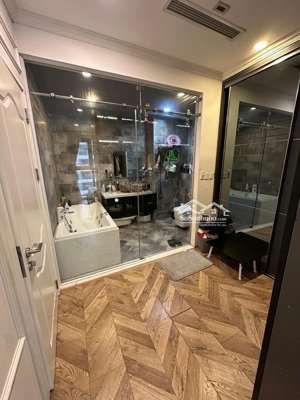 bán cc hpc landmark 105, 8 tỷ, 120m2, 3pn, 2wc, đầy đủ tiện ích, phong thủy tốt