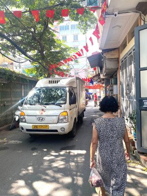 cực hót nhà cầu giấy cho nhà đầu tư, ô tránh 10m, 7p cho thuê, sửa ccmn đẹp, 90m2, 19 tỷ