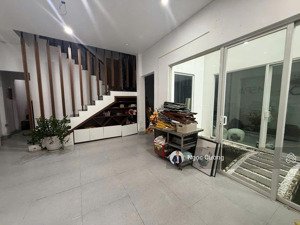 bán nhà 3 tầng mt tô hiến thành - cách biển mỹ khê 400m 160m2 ngang 10m gía đầu tư lh 