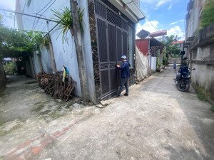 cực hiếm. dân xây 2 tầng tại đồng mai, lô góc, ô tô vào cửa, dt 39m2, 3 ngủ, 1 thờ. giá chỉ 3,3 tỷ