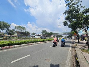 chính chủ nhượng lại đất mt đường 17 gpxd: hầm + 6 tầng giá 31 tỷ (dt 378m2) phạm văn đồng