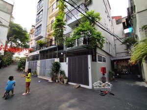 thật 100%! hoàng hoa thám. 5m ra ô tô 20m ra mặt phố. 2 thoáng trước sau. giá tốt