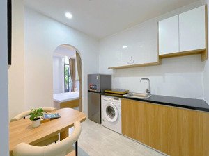 siêu đẹp! căn hộ tách bếp cửa sổ thoáng full nt cao cấp gần cầu điện biên phủ