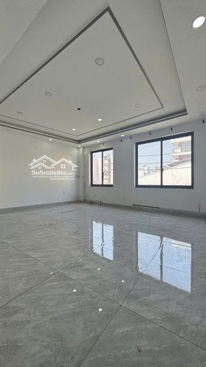 mặt tiền - f. phú trung - gần âu cơ - đầm sen - 8m5 nở hậu x 18m - 5 tầng - đường 12m- chỉ 18.xtỷ