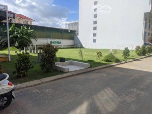 hàng ngộp bán gấp đất 20x24m khu compound 188 nguyễn văn hưởng thảo điền- đường 10m- xd hầm 7 tầng