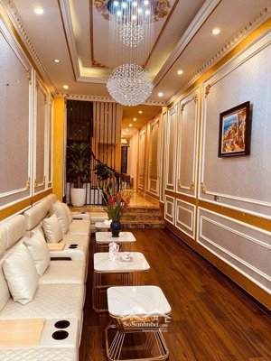 nhà đẹp nghi tàm. ở hoặc làm homstay đẹp hết ý. ngõ nông thẳng tắp. trước nhà rộng, thoáng