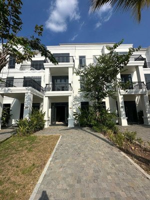 bán bt tại west lakes golf & villas, 3,6 tỷ, 84 m2, 4pn, 4wc, 3 tầng, uy tín hàng hiếm tại longg an