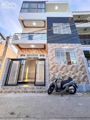 Nhà 1 trệt 2 lầu góc 2 mặt tiền hẻm 115 đường cách mạng tháng 8