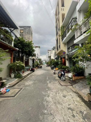 nhà mới hxh phạm quý thích 4.1x13m, 1 trệt 1 lầu ngay sát chợ tân hương