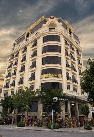 chào bán lô mt hoàng công chất - gần bãi tắm sơn thuỷ - lh : mr. ái đại nam ( chuyên đất biển )