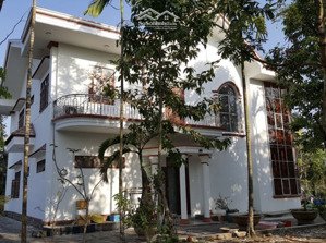 biệt thự củ chi cần bán gấp, 2262 m2, 6pn, 2 đại sảnh, nhà đẹp, giao thông thuận tiện - em huệ