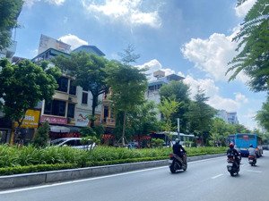 mp lạc long quân 94m, 1tầng, mt 4m. vị trí đẹp, vỉa hè 5m, sổ vuông. kd tốt. 51 tỷ