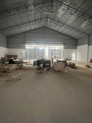 cho thuê xưỡng quốc lộ 13 hiệp bình phước . dt 700m/48tr